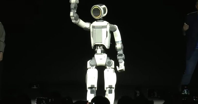 Atlas humanoid robot looks more ready than ever for the workplace Atlas humanoid robot looks more ready than ever for the workplace