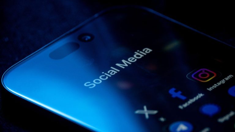 Chinese short-video app victim of porn cyberattack station icon