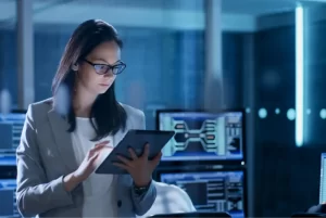 Young-Female-Government-Employee-Wearing-Glasses (1)