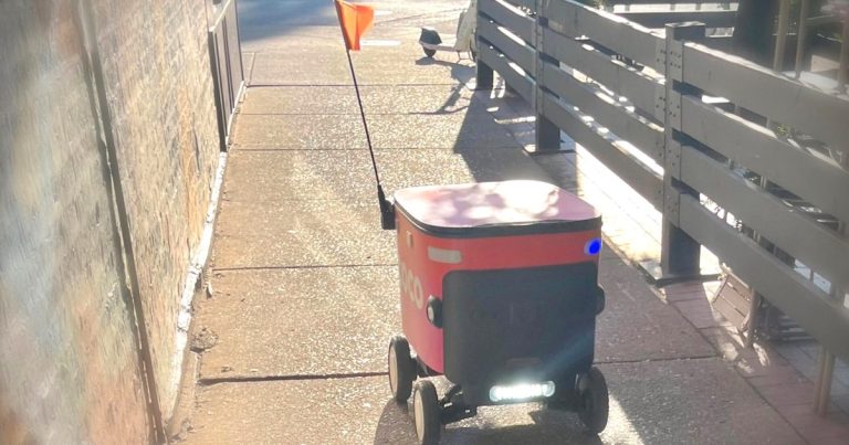 These delivery robots are getting a cool reception in Chicago These delivery robots are getting a cool reception in Chicago