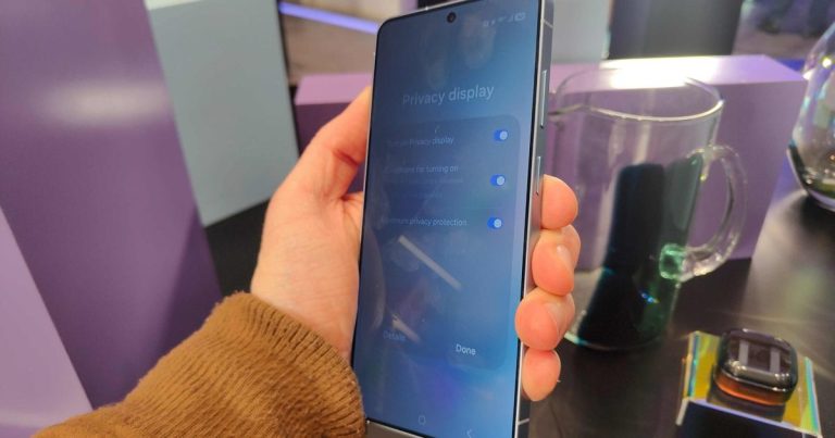 Privacy Display is the best tech I’ve seen from Samsung in years, and it’s an instant Galaxy S26 Ultra crush for me
