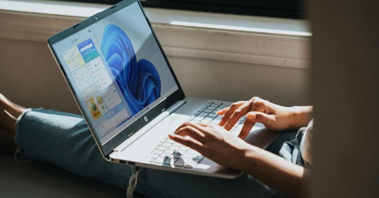 AI has blocked out Windows laptops in the race against the MacBook